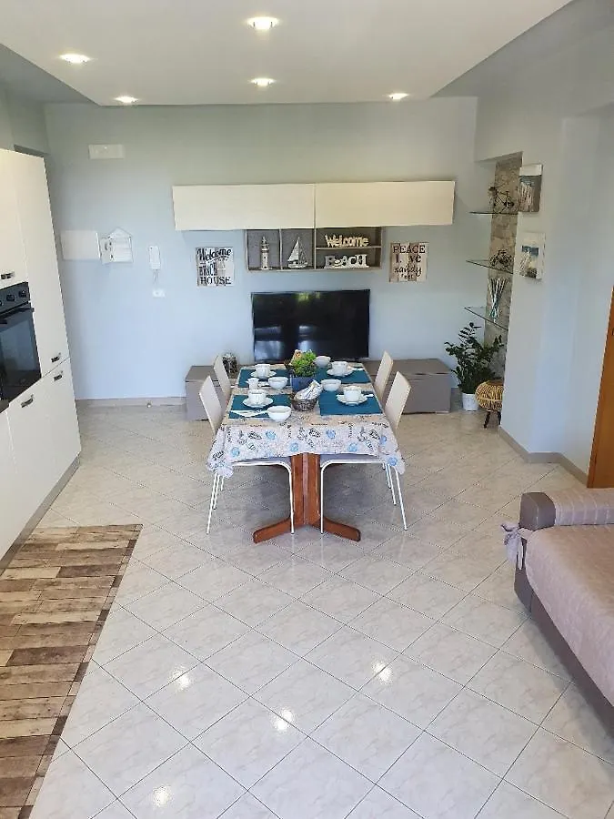 New Panorama Villa Riposto 0*,